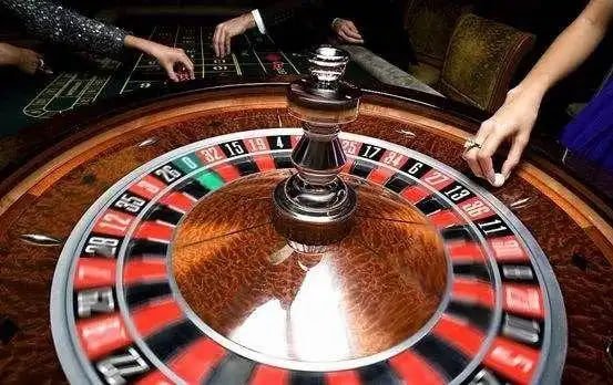 BandarQ multi-bet slip construction with football fixture selections